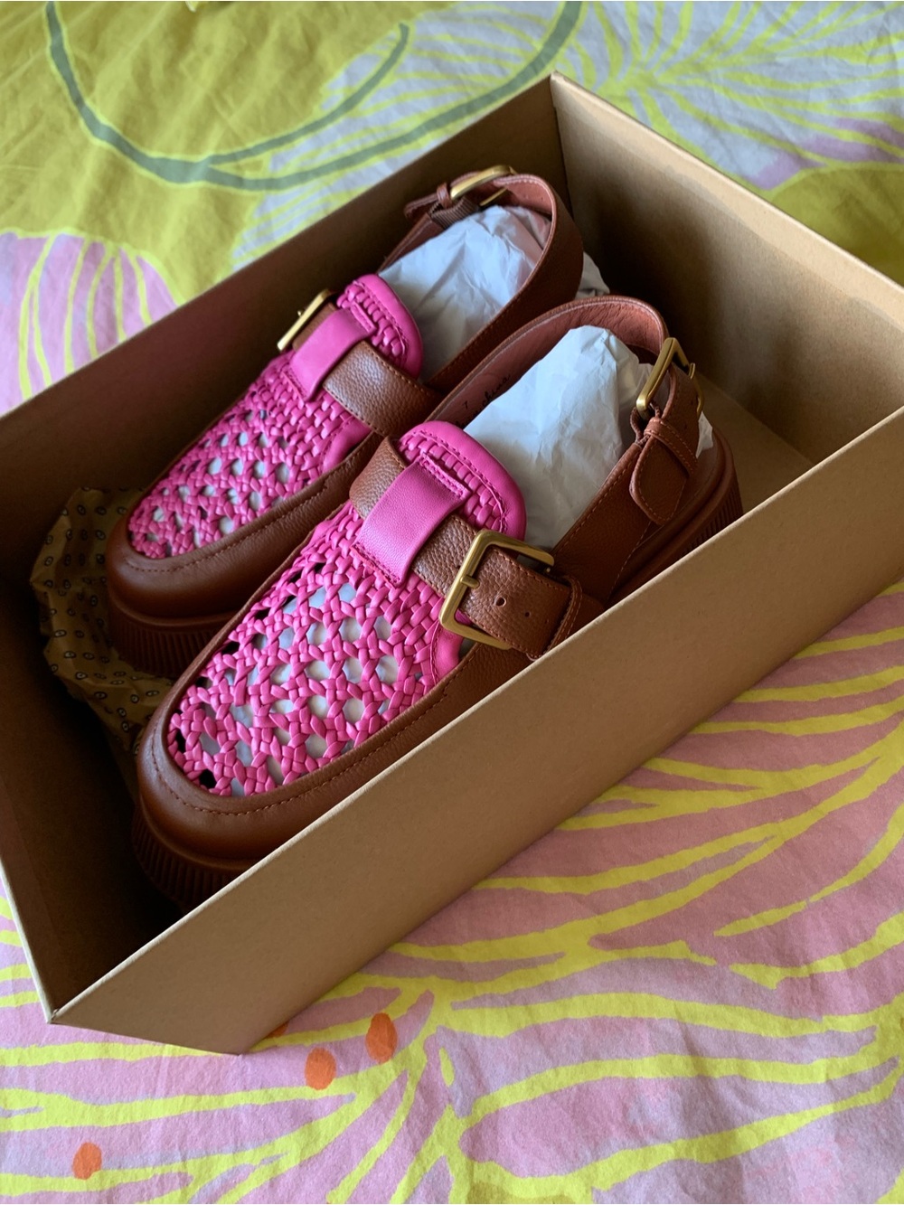 Charlotte Stone Clogs Aubrey Woven - Carnation Size 7 - Picture 5 of 6